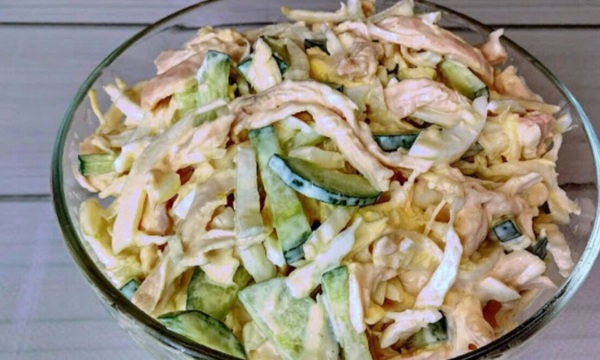 Без майонеза и колбасы: низкокалорийный салат «Худеюшка» можно есть даже после 6 вечера